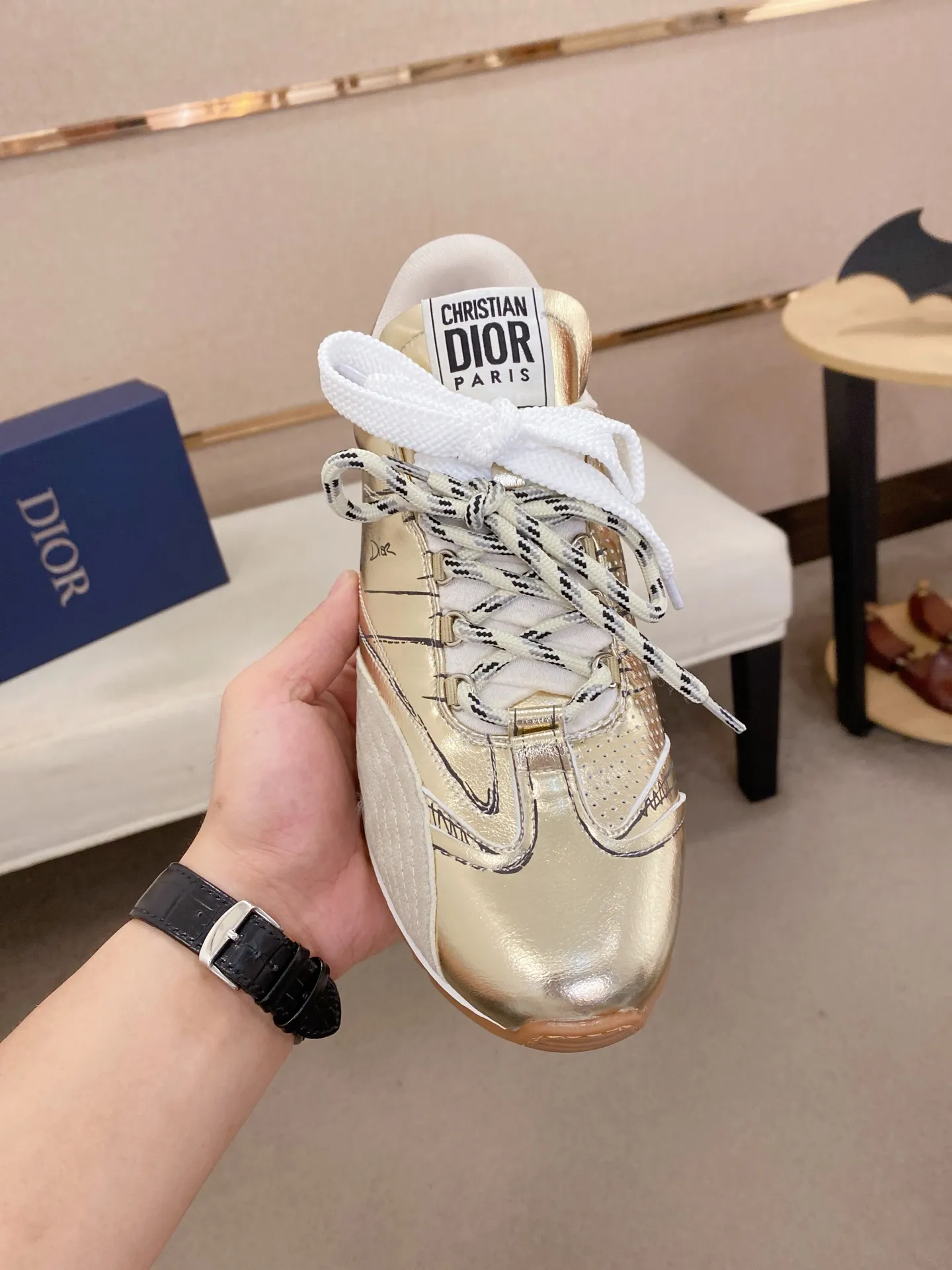 Men's shoes💰: 500💰Couple style💏 [Dior·Dior] New casual sports style men's shoes, new spring and summer design, perfect workmanship, lace-up lazy style to create wardrobe quality, upper: imported first-layer cowhide, mesh breathable lining soft and comfortable, ultra-light TPU wear-resistant outsole, simple, versatile fashion men's shoes, excellent color code number 35--44. (45,46 customized items are not returnable or exchangeable)